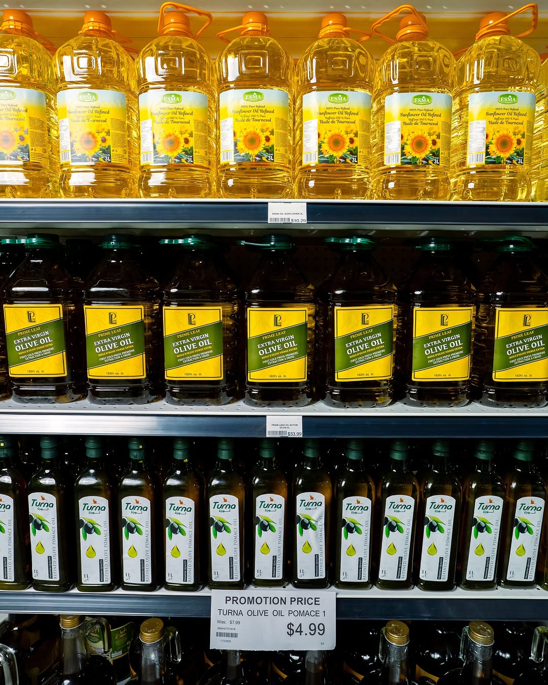 Sunflower oil and extra virgin olive oil selection at Tomatoes Bazar Milton